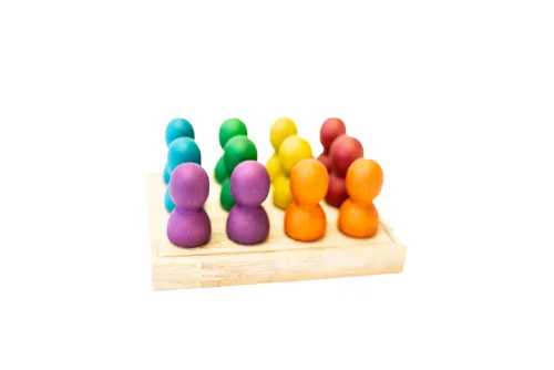 Qtoys - Mini Rainbow People on Wooden Tray